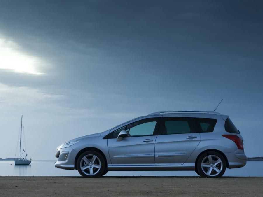  Peugeot 308 SW 2008 года  (фото 8 из 30)